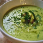 Velouté vert aux courgettes, poireaux et céleri