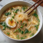 Soupe de vermicelles à l’ail et aux œufs